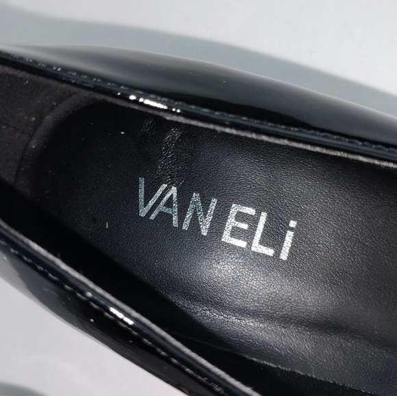 NWOT VanEli Black Patent Leather Almond Toe Chunky Kitten Heel w/ Bow Sz. 8 S - Picture 7 of 9